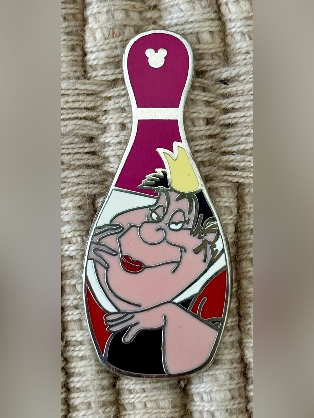DISNEY 2008 Disneyland Alice in Wonderland Queen of Hearts Villains Bowling Pin